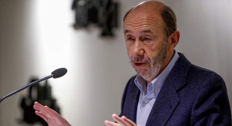 rubalcaba-micro-efe.jpg