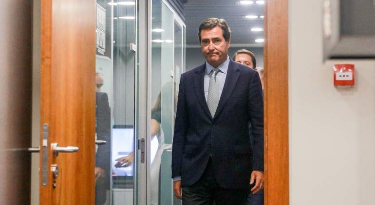 garamendi-CEOE-puerta.jpg