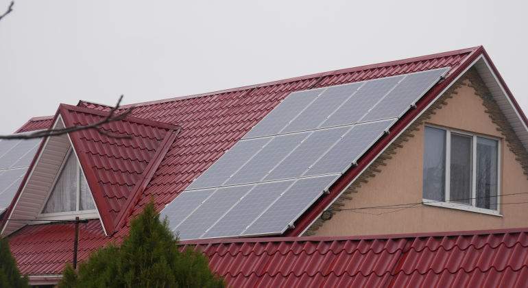 paneles-solares-dia-nublado-galicia.jpg