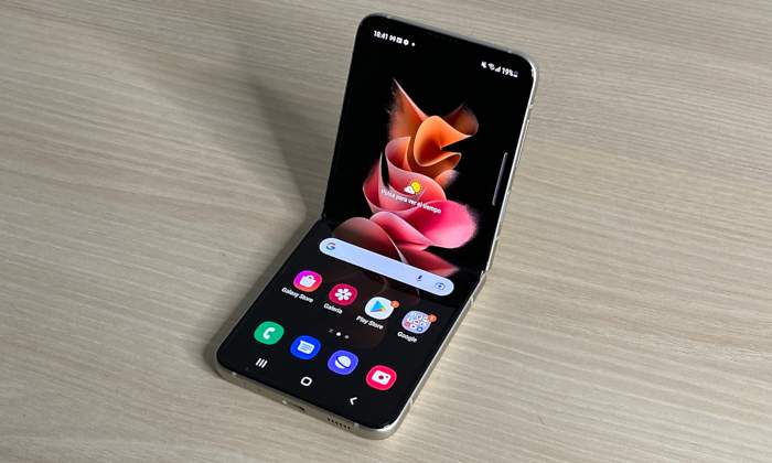 samsung-galaxy-z-flip-3-1.jpg