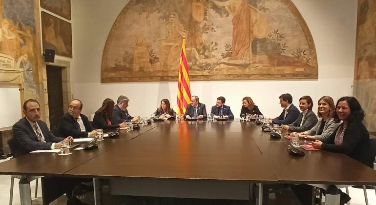 mesa-partidos-catalanes-ep.jpg