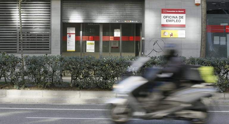oficina-empleo-sepe-madrid-moto-efe.jpg