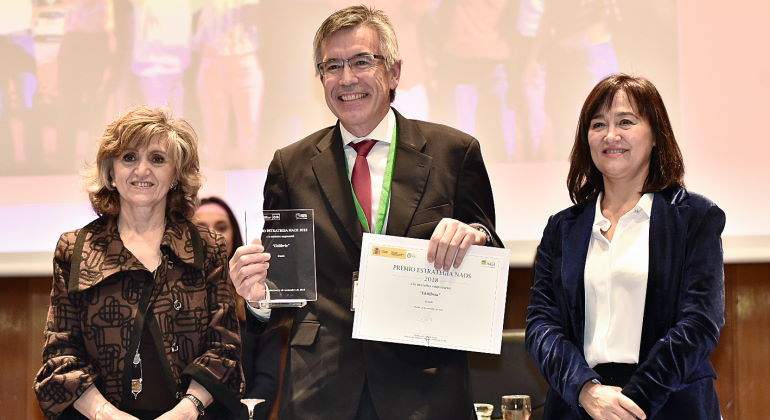 El presidente de Eroski Agustn Markaide recoge el premio NAOS por el programa Ekilibria