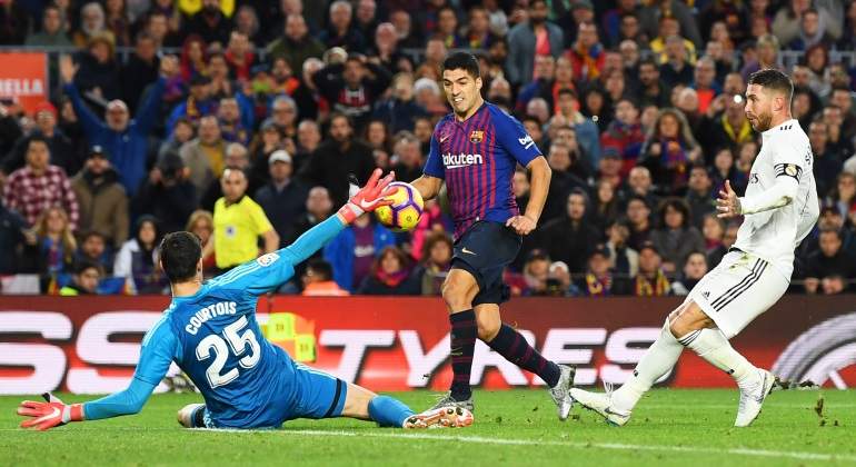 suarez-gol-realmadrid-courtois-ramos-clasico-octubre2018-getty.jpg