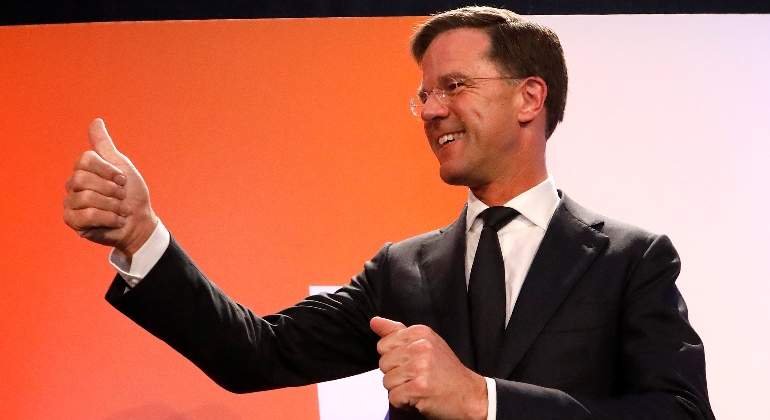 rutte-victoria-reuters.jpg