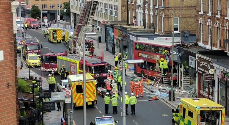 Bus-empotrado-londres-2017-reuters.jpg