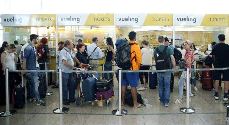 vueling-colas-efe-770.jpg