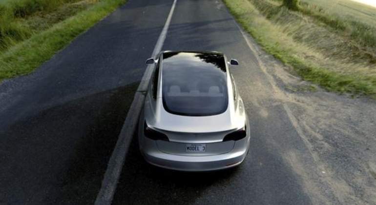 tesla-model3-efe.jpg