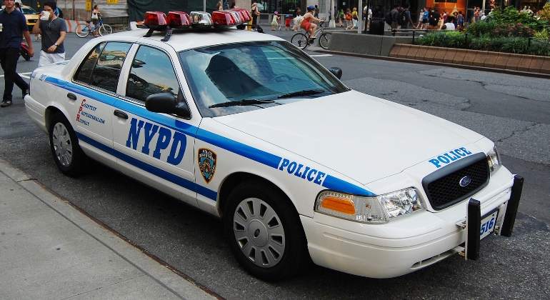 ford-policia-dreamstime.jpg