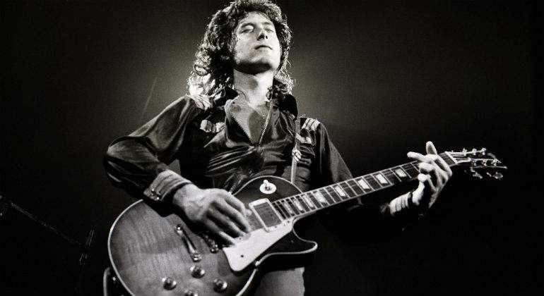 Jimmy-Page-LED-ZEPPELIN-playing-Gibson-Les-paul.jpg