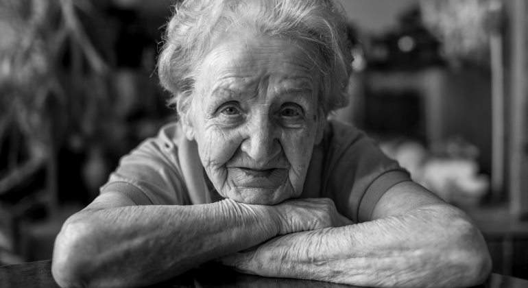 anciana-blanco-negro-dreamstime.jpg