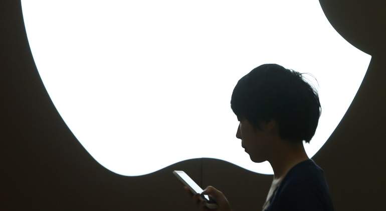 Apple770.jpg