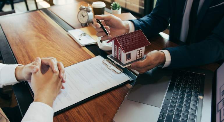 firma-contrato-vivienda-dreamstime.jpg