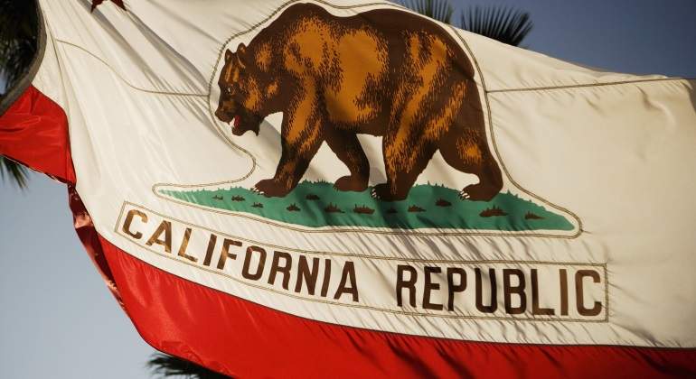 california-republic-bandera-getty.jpg