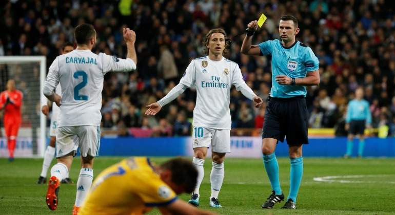 Michael-Oliver-arbitro-amarilla-Carvajal-RealMadrid-Juve-2018-reuters.jpg