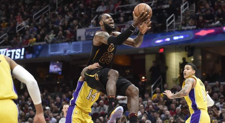 lebron-james-lakers-reuters.jpg