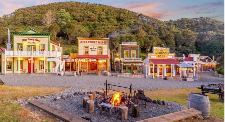 pueblo-oeste-nueva-zelanda-1.jpg