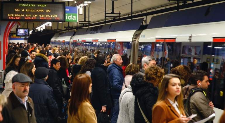 metro-paros-gente.jpg