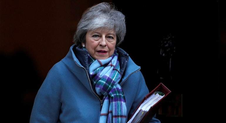 theresa-may-brexit-reino-unido-carpeta-reuters.jpg