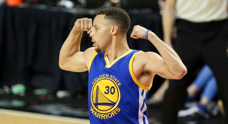 Curry-brazos-fuerza-2016-reuters.jpg