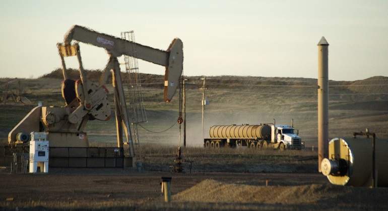 oil-rig-lorry-storage.jpg