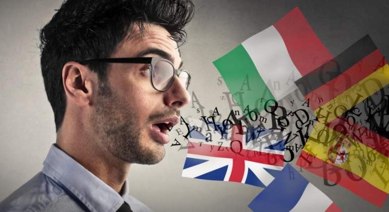 persona hablando idiomas