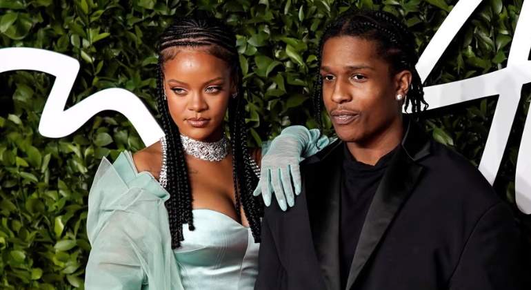 rihanna-rompe-novio-770.jpg