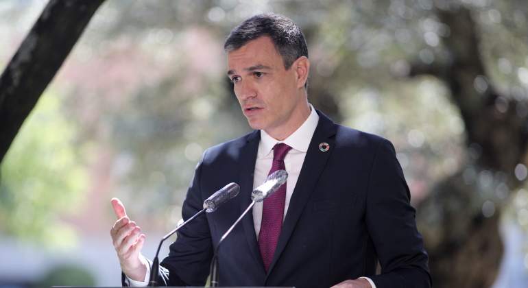 sanchez-atril-jardin-moncloa-ep.jpg