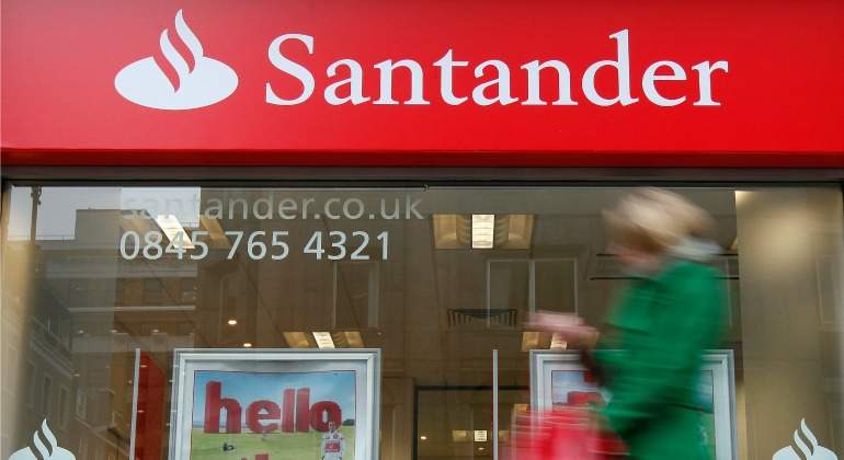 santander-uk-reuters.jpg