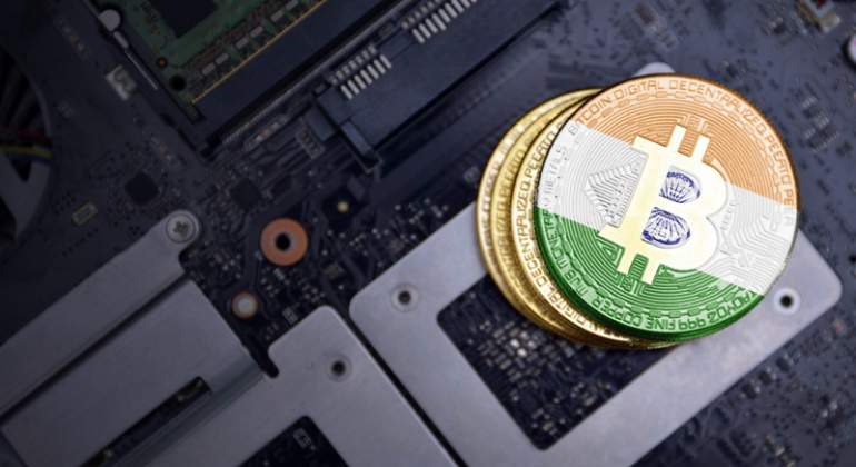 india-bitcoin-dreamstime.jpg
