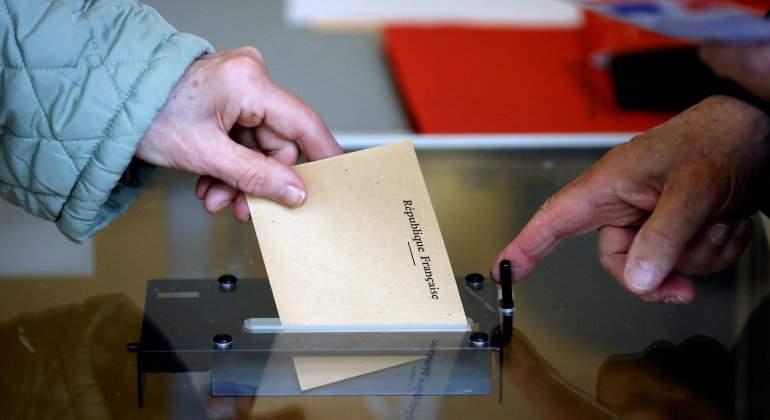 francia-urna-elecciones-reuters.jpg