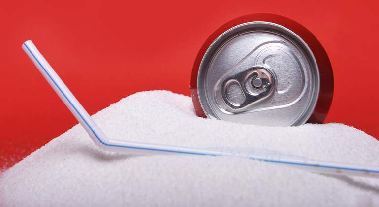 refresco-azucar-pajita-770-dreamstime.jpg