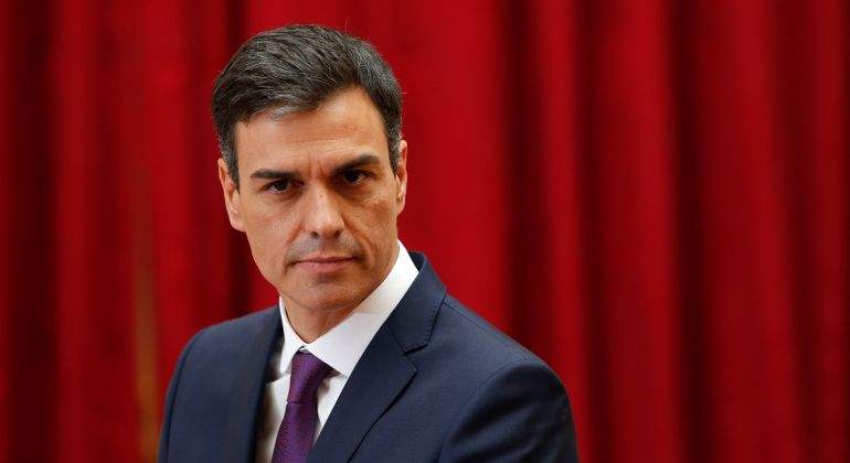 pedro-sanchez-telon-reuters.jpg