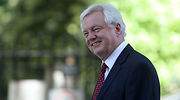 Dimite David Davis, el ministro británico encargado de negociar el Brexit con la UE