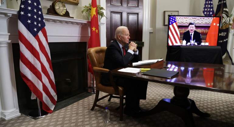 joe-biden-eeuuu-xi-jinping-china-primera-cumbre-reunion-bilateral-virtual-15noviembre2021getty-770x420.jpg
