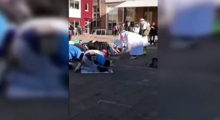 ninos-disfraz-terrositas-belgica-efe.jpg