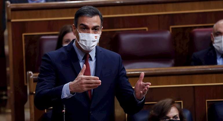 pedro-sanchez-sesion-control-28-oct-efe.jpg