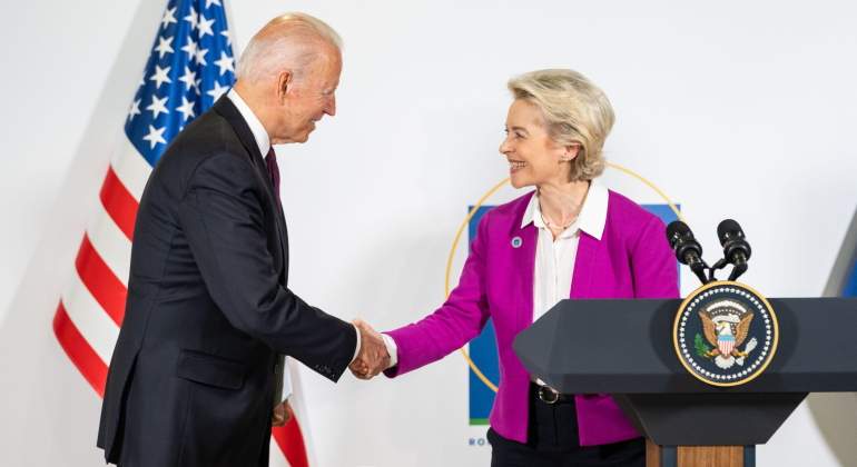 biden-vonderleyen-alamy.jpg