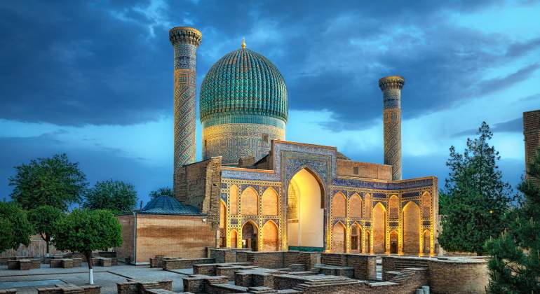 mausoleo-Gur-e-emir-Samarkand-Uzbekistan-dreamstime.jpg