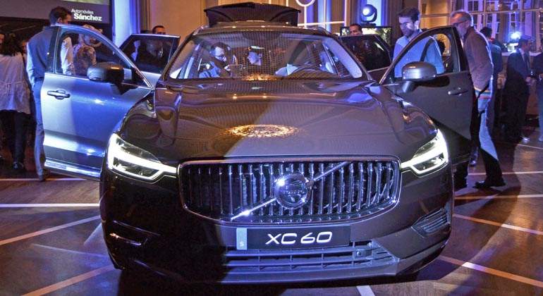 VOLVO-XC6.jpg
