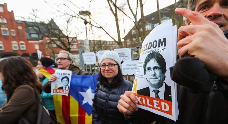 simpatizantes-puigdemont-carcel-alemania-efe.jpg