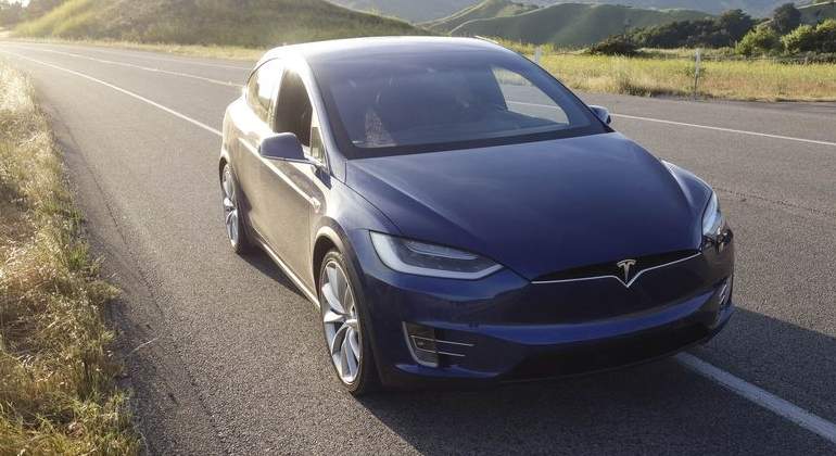 tesla-model-x-bloomberg.jpg