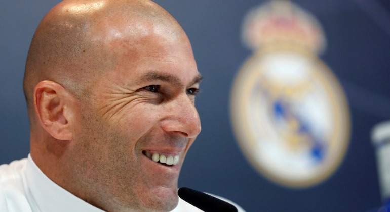 Zidane-RP-escudo-RM-2018-efe.jpg