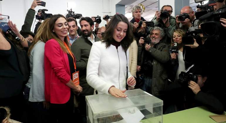 Arrimada-vota-21D-Reuters.jpg