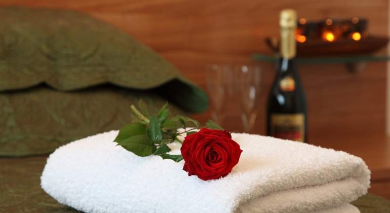 hotel-cama-rosa-dreamstime.jpg