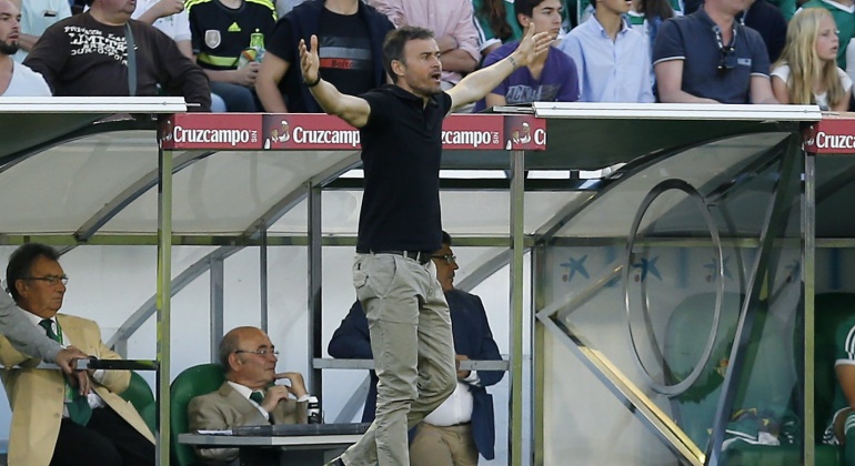 LuisEnrique-ordenes-Betis-2016-efe.jpg