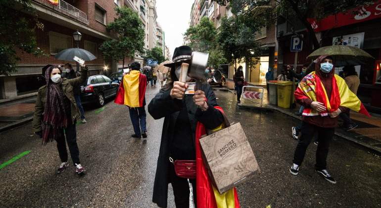 protestas-sanchez-barrio-salamanca-ep.jpg