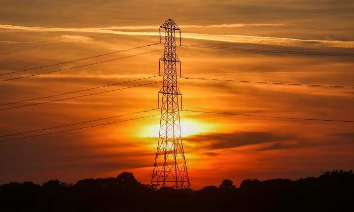 torre-electricidad-uk-blumber-770x420.jpg