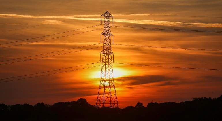 torre-electricidad-uk-blumber-770x420.jpg