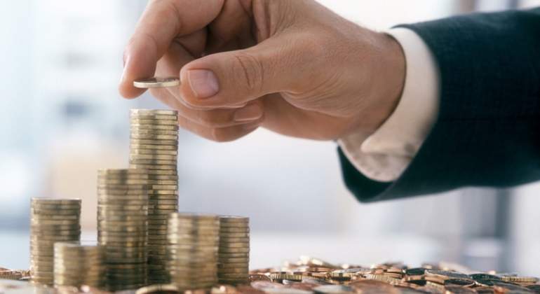 770-420-monedas-dinero-mano-istock.jpg